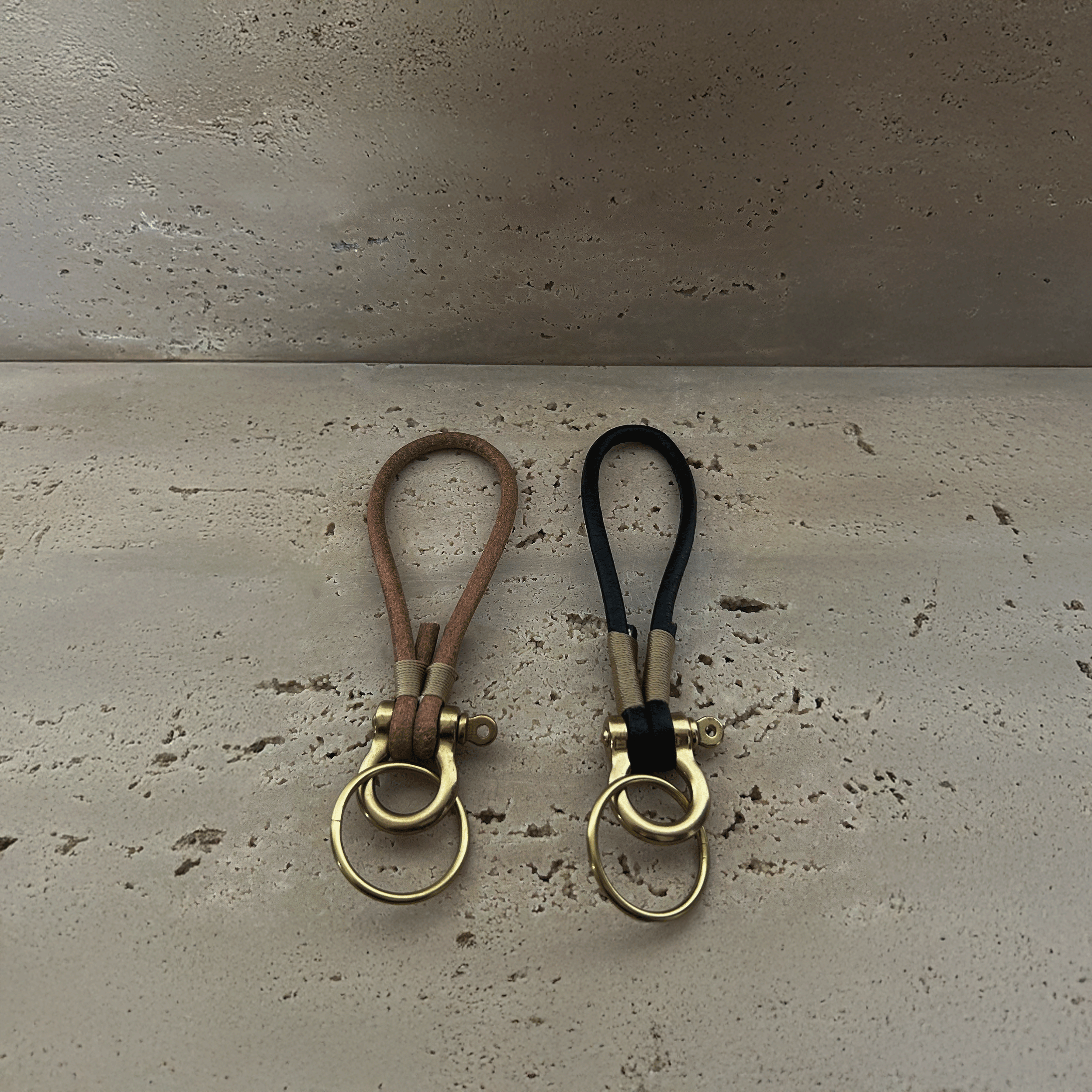 The Narrow Leather Key Chain】シンプルに美しく、上質な素材を楽しむ